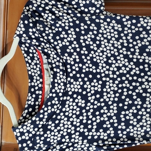 BODEN, navy blue dress with white geometric design. Size 6. Waist band. Short sl - Picture 2 of 10